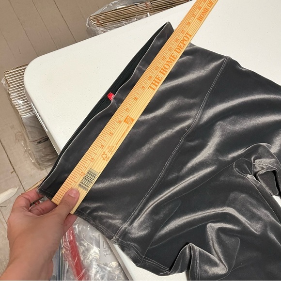 Spanx Silver Chrome Shiny Velvet Leggings Plus Size 1X W2 - Picture 10 of 10